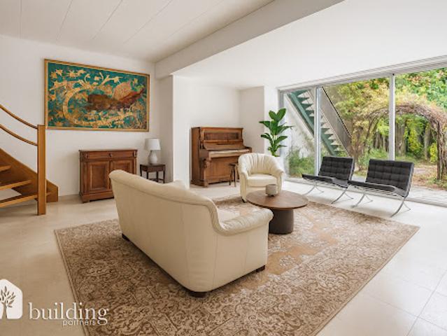Vente Maison 5 pièces 137.14 m2 Courbevoie