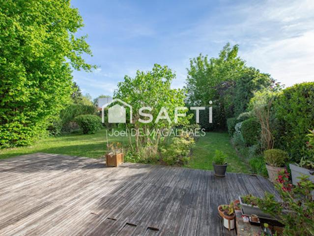 Vente Maison 5 pièces 138 m2 Le Mesnil Saint Denis