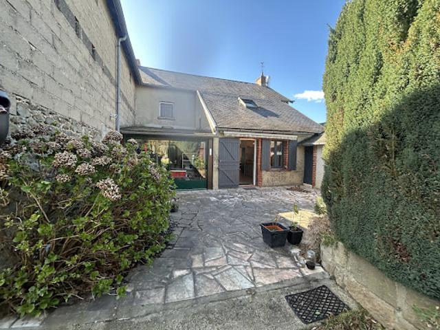 Vente Maison 5 pièces 131 m2 Ars les Favets