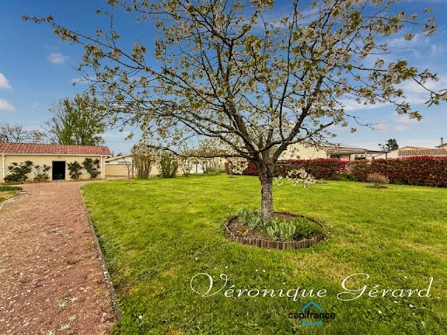 Vente Maison 5 pièces 121 m2 Saint Médard de Guizières