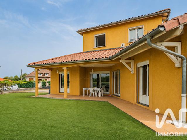 Vente Maison 5 pièces 131 m2 Saint Etienne de Saint Geoirs