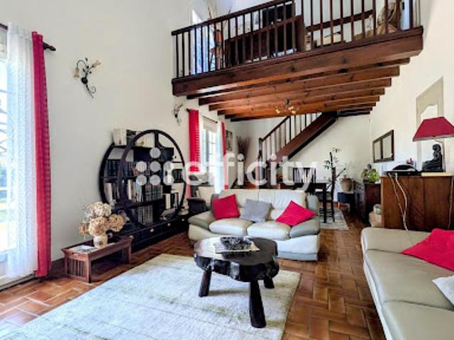 Vente Maison 5 pièces 131 m2 Saint Pierre du Mont