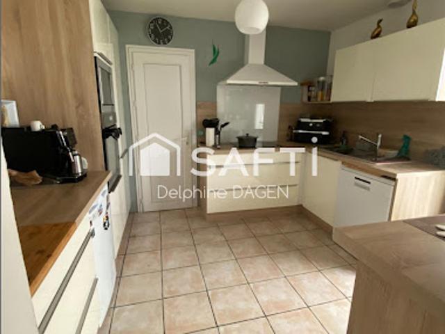Vente Maison 5 pièces 131 m2 Sainte Eulalie