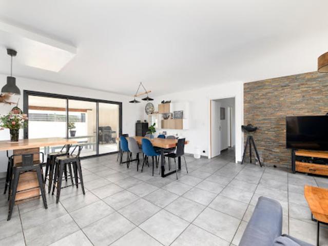 Vente Villa 5 pièces 131.22 m2 Saint Sauveur
