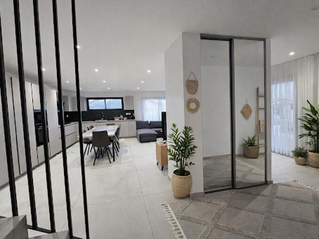 Vente Maison 5 pièces 132 m2 Saint Maurice l'Exil