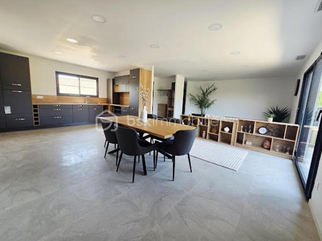 Vente Maison 5 pièces 132.95 m2 Lavit