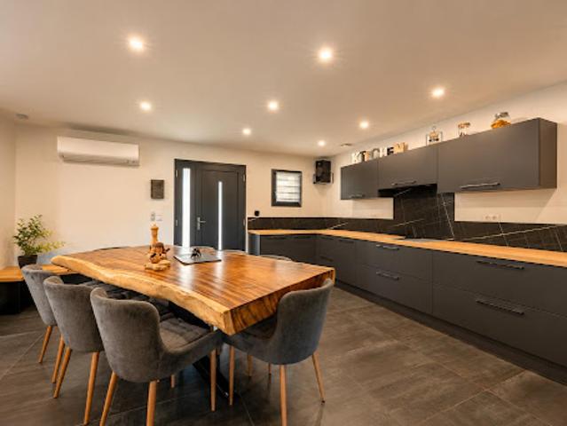 Vente Maison 5 pièces 133 m2 Saint Sixte
