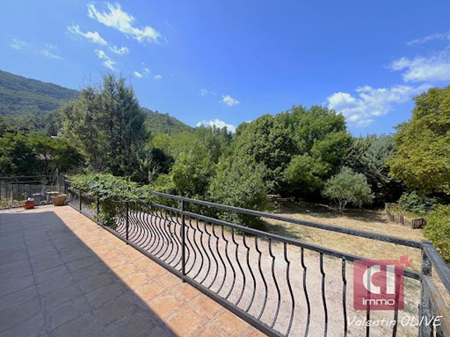Vente Maison 5 pièces 145 m2 Mazaugues