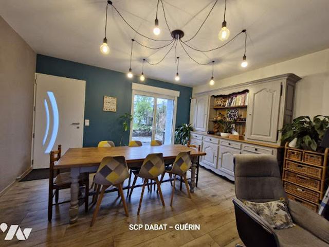 Vente Maison 5 pièces 145 m2 Saint Hilaire du Harcouët