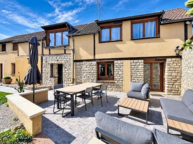 Vente Maison 5 pièces 146.9 m2 Saint Clair sur Epte