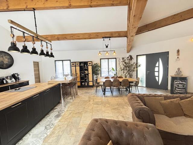 Vente Maison 5 pièces 146.72 m2 Chateaudouble