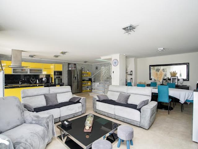Vente Maison 5 pièces 140 m2 Monnaie