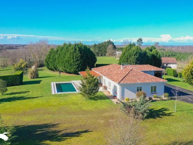 Vente Maison 5 pièces 140 m2 Castelnau d'Auzan Labarrère