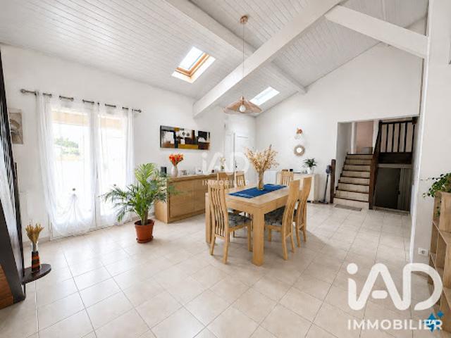 Vente Maison 5 pièces 140 m2 Saint Aubin de Médoc
