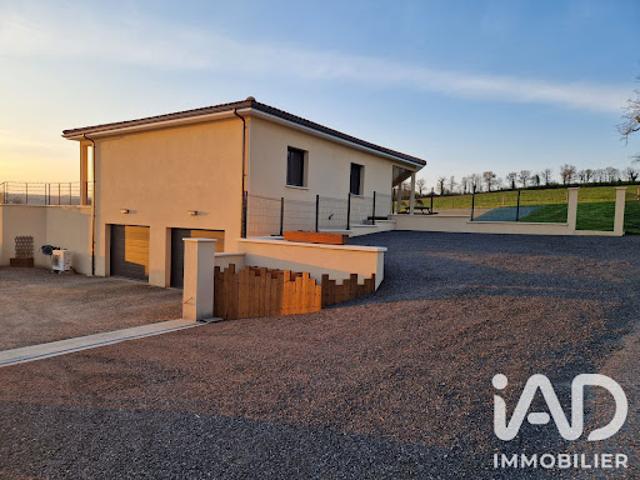 Vente Maison 5 pièces 140 m2 Saint Etienne de Maurs