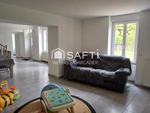 Vente Maison 5 pièces 140 m2 Saint Germain de Vibrac