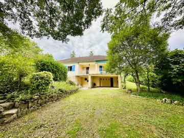 Vente Maison 5 pièces 140 m2 Tour de Faure