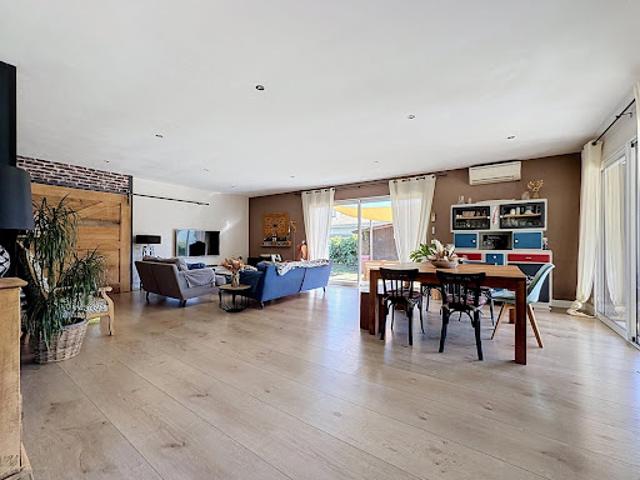 Vente Maison 5 pièces 143 m2 Créon