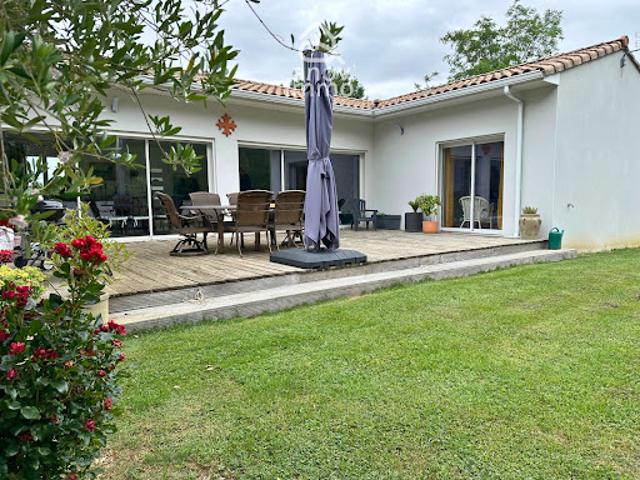 Vente Maison 5 pièces 143 m2 Grazac