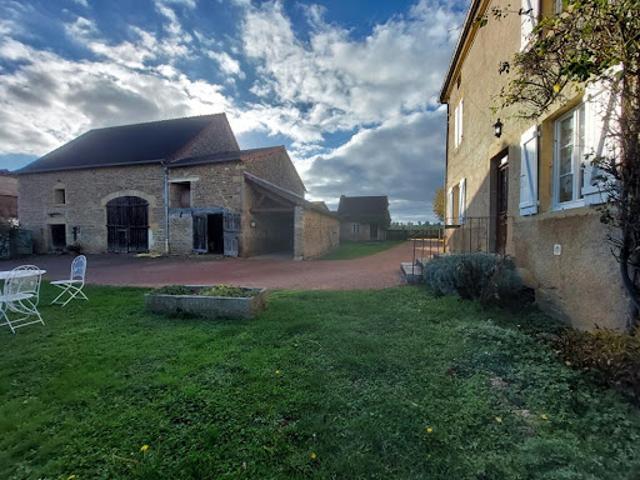Vente Maison 5 pièces 143 m2 Saint Laurent en Brionnais