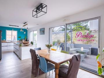 Vente Maison 5 pièces 143.19 m2 Le Mesnil le Roi
