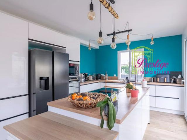 Vente Maison 5 pièces 143.19 m2 Le Mesnil le Roi