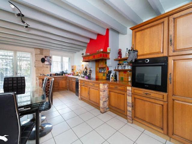 Vente Maison 5 pièces 154 m2 Saint Seurin sur l'Isle