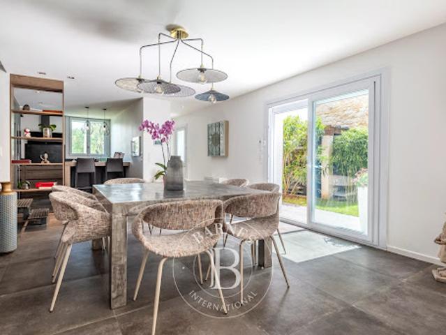 Vente Maison 5 pièces 156.9 m2 Collonges au Mont d'Or