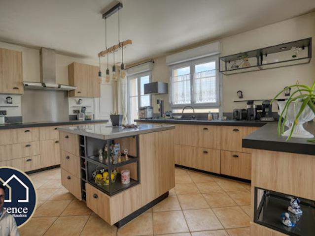Vente Maison 5 pièces 158 m2 Saint Laurent la Gâtine