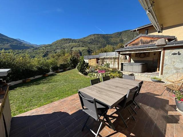 Vente Maison 5 pièces 150 m2 Aigueblanche
