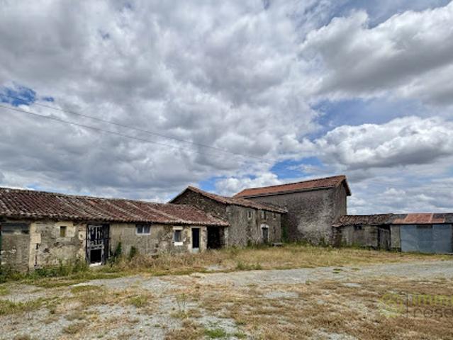 Vente Maison 5 pièces 150 m2 Fenioux