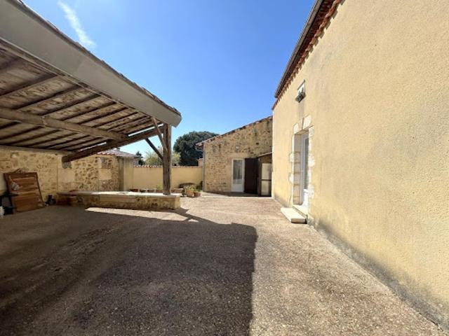 Vente Maison 5 pièces 150 m2 Saint Adjutory