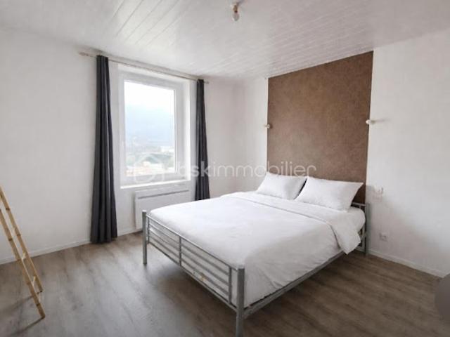 Vente Maison 5 pièces 150 m2 Saint claude