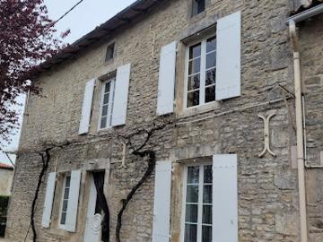 Vente Maison 5 pièces 150 m2 Saint Coutant