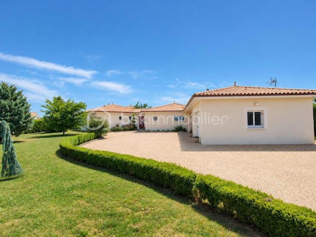 Vente Maison 5 pièces 151 m2 Saint Laurent des Vignes