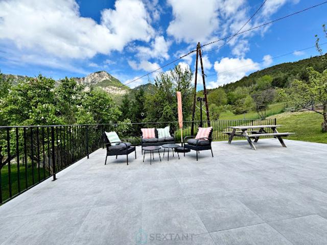 Vente Maison 5 pièces 152 m2 Castellane