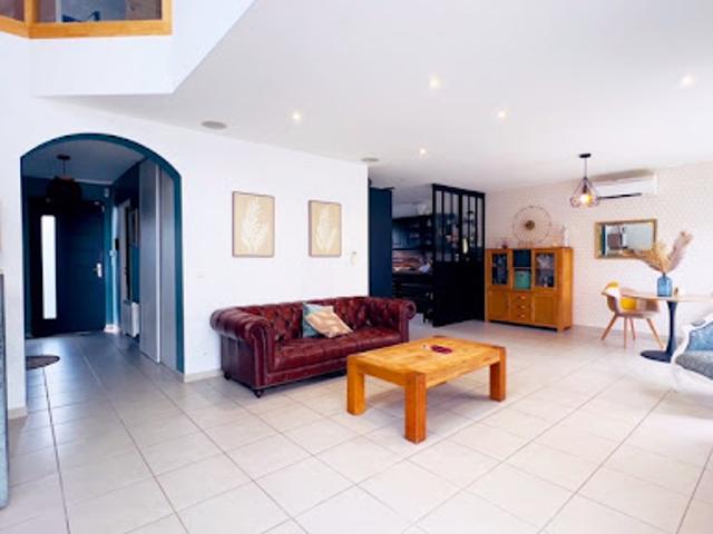 Vente Maison 5 pièces 153 m2 Labastide Saint Sernin