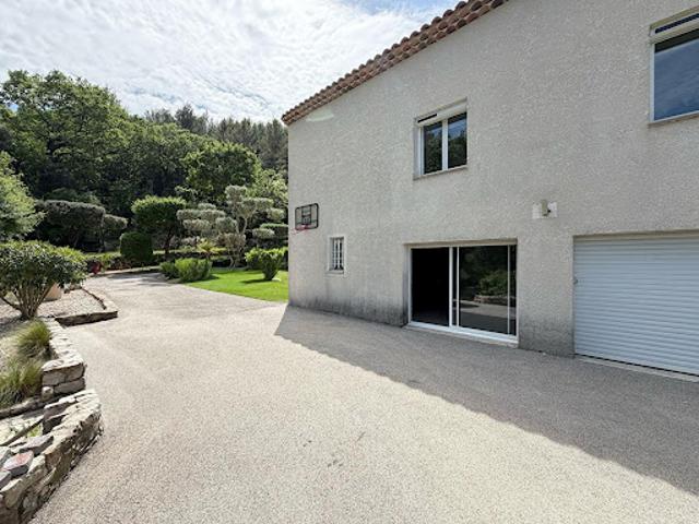 Vente Maison 5 pièces 165 m2 Simiane Collongue