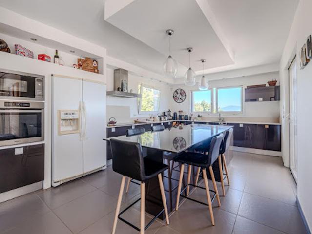 Vente Maison 5 pièces 168 m2 Saint Saturnin lès Avignon