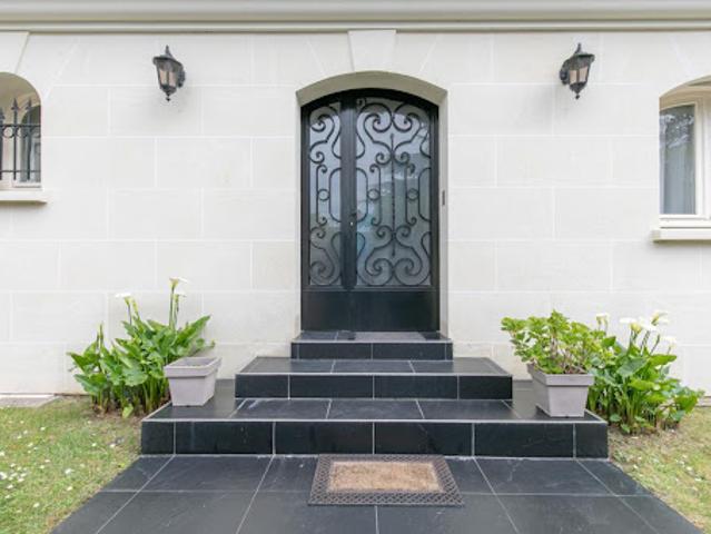 Vente Propriété 5 pièces 168 m2 La Varenne Saint Hilaire