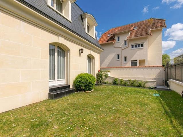 Vente Maison 5 pièces 168.34 m2 La Varenne Saint Hilaire