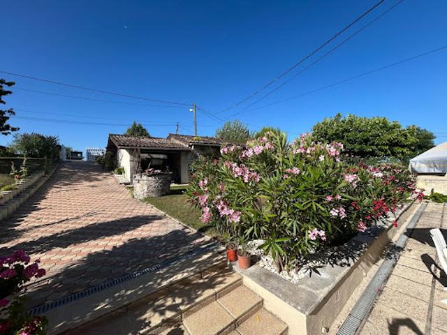 Vente Maison 5 pièces 163.4 m2 Saint Ciers du Taillon