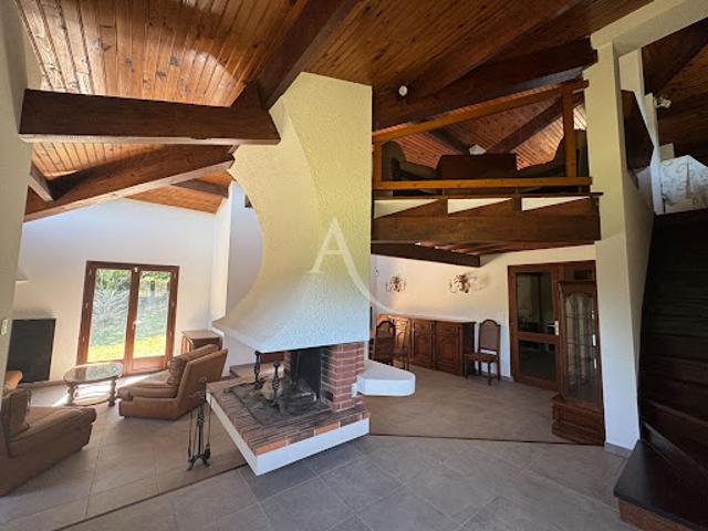 Vente Maison 5 pièces 177.5 m2 L'Isle Jourdain