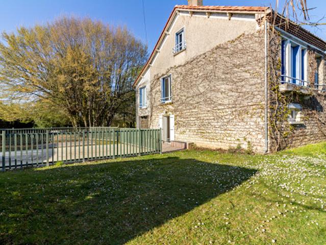 Vente Maison 5 pièces 170 m2 Neuvic