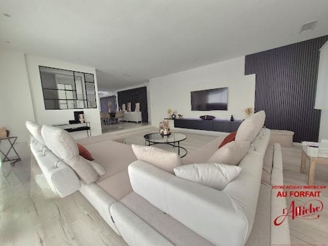 Vente Maison 5 pièces 170 m2 Lespinasse
