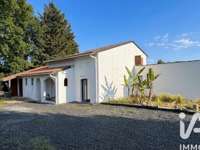 Vente Maison 5 pièces 170 m2 Sainte Eulalie