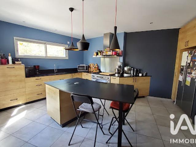 Vente Maison 5 pièces 170 m2 Trelaze