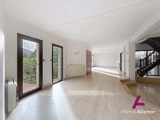 Vente Maison 5 pièces 171 m2 Merignac