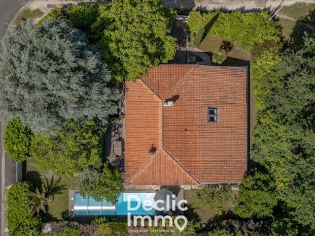 Vente Maison 5 pièces 185 m2 Merignac
