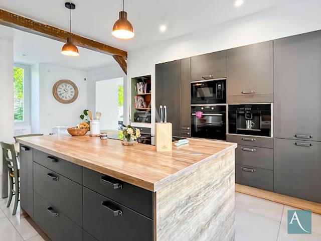 Vente Maison 5 pièces 186.67 m2 Saclas